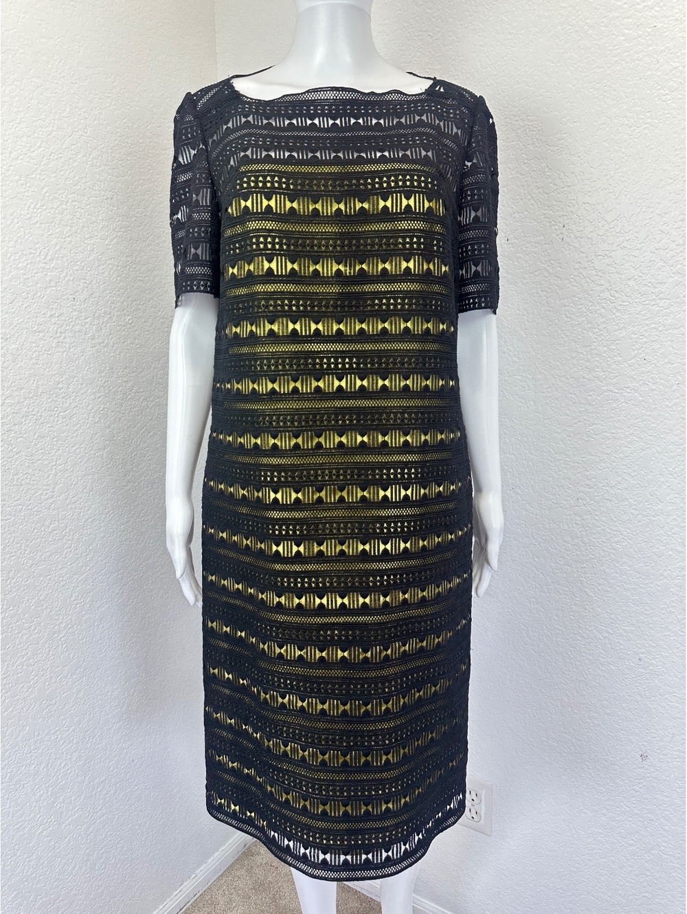 Sz M Lourdes Chavez Black Lace Yellow Silk Shift Dress 100% Silk Quiet Luxury